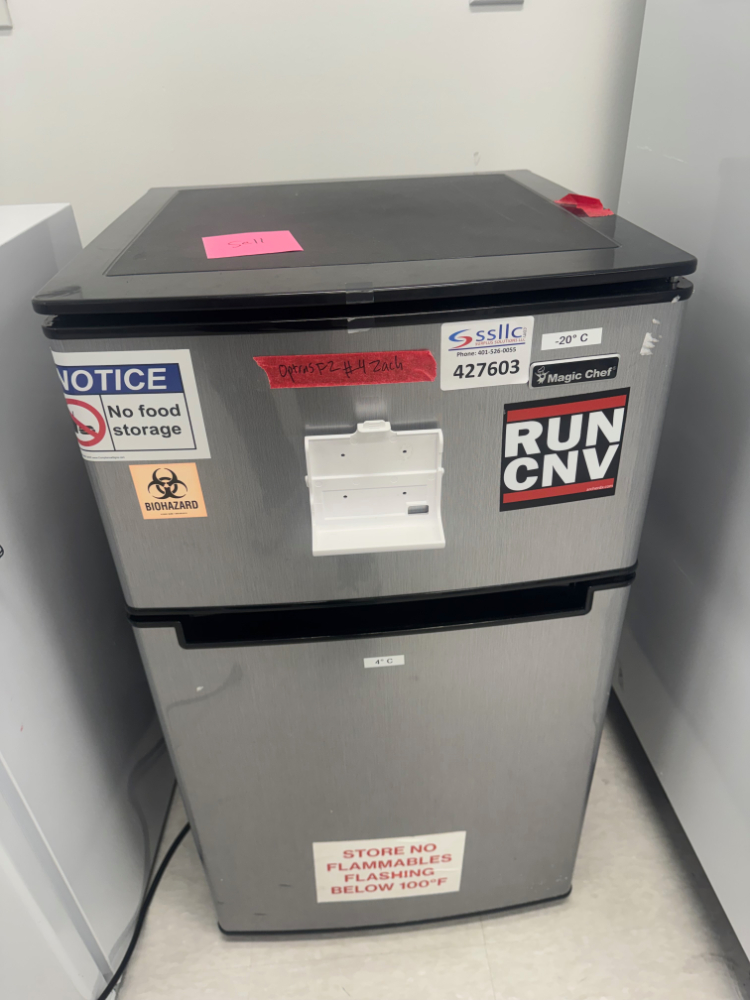 Image of Magic Chef Refrigerator/Freezer Combo